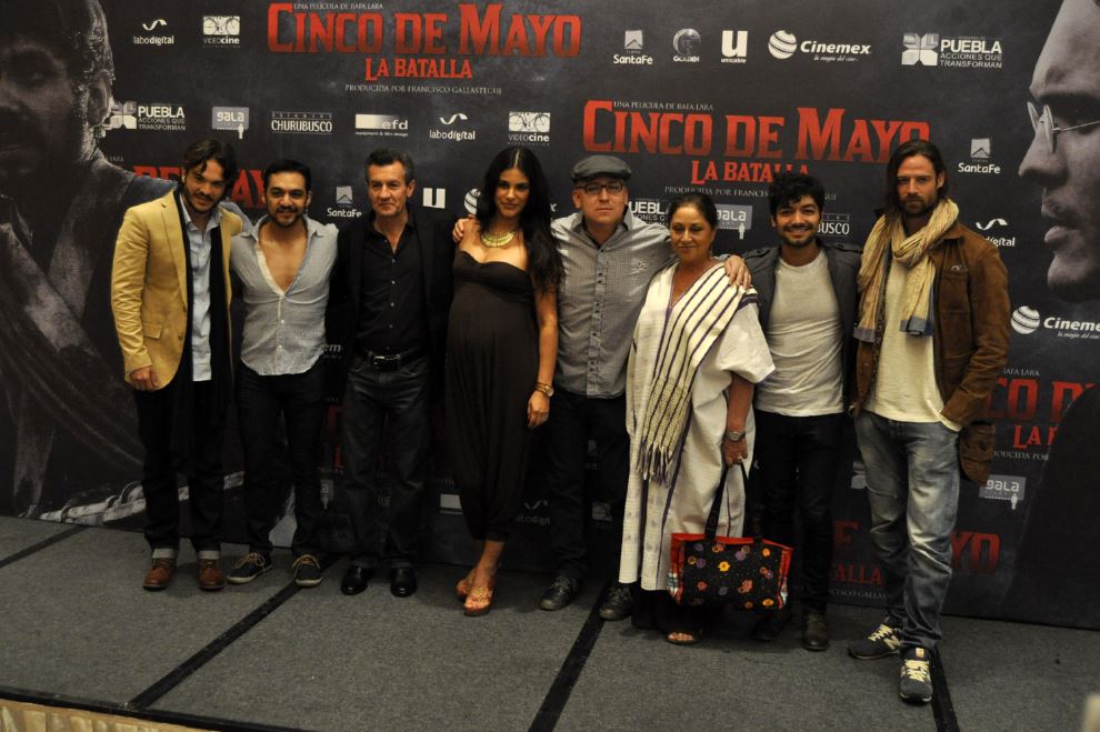 Conferencia de la pelicula Cinco de Mayo