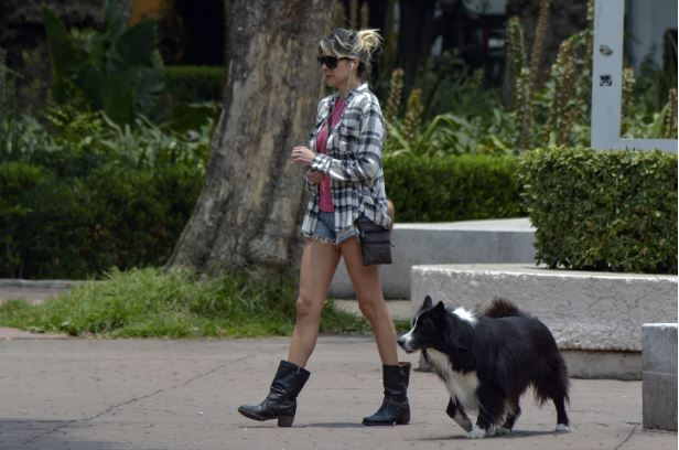 Veronica Jaspeado paseando sin protecion