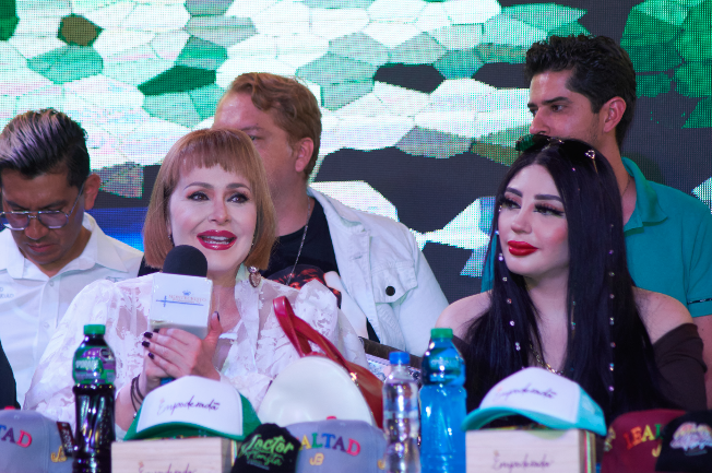 Conferencia famosos GayPride 2023